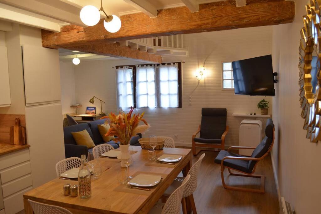 Charmant Appartement - Proche Chateau Cite Carcassonne Bagian luar foto