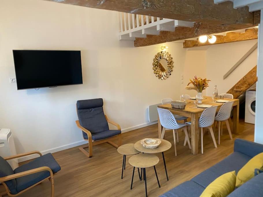 Charmant Appartement - Proche Chateau Cite Carcassonne Bagian luar foto